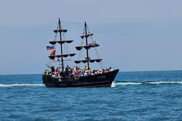 na-karablikeE1308D3D-C526-2361-037E-7B675B85C8FB.jpg
